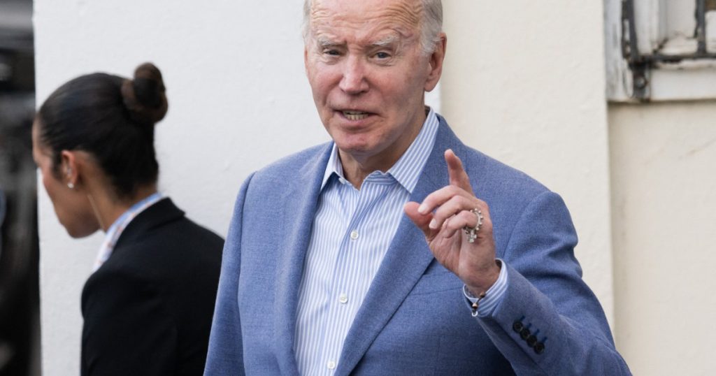 Biden spune ca Trump ar putea invata decenta de la Carter