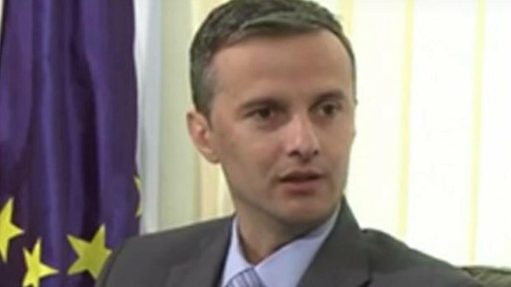 Meditatorul lui Ciolacu Cristian Socol ii critica pe romani Asta i economia prostule