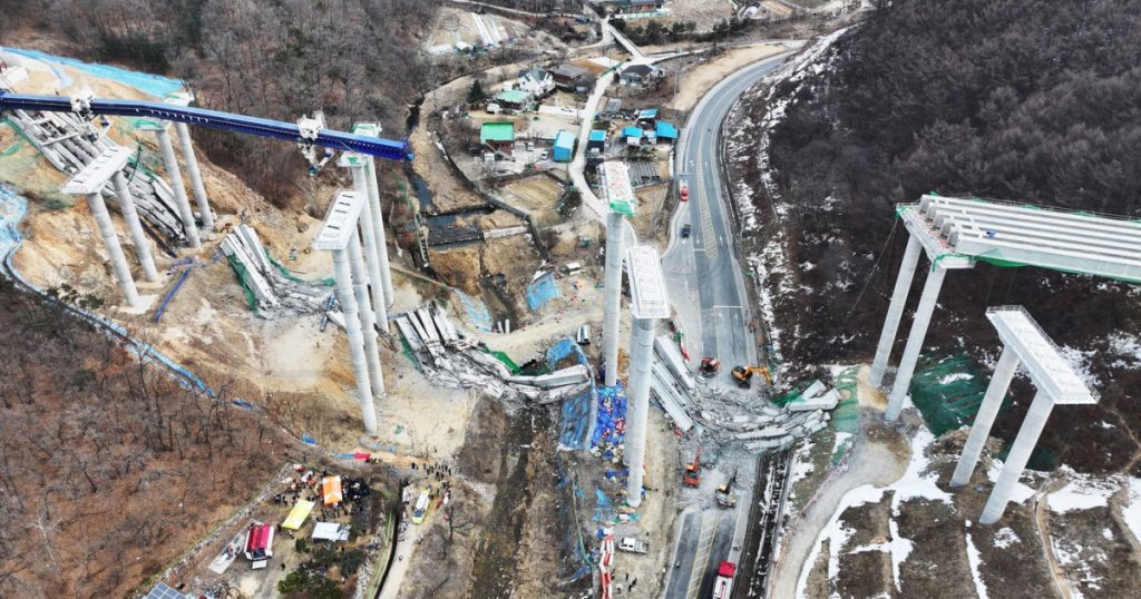 Un pod in constructie sa prabusit in Coreea de Sud