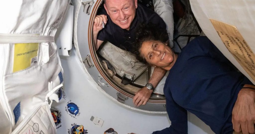 Amanarea intoarcerii astronautilor blocati pe Statia Spatiala