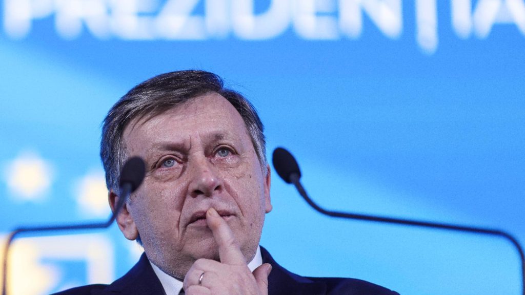 Crin Antonescu Solicitarea CNA privind emisiunea lui Tuca e cenzura