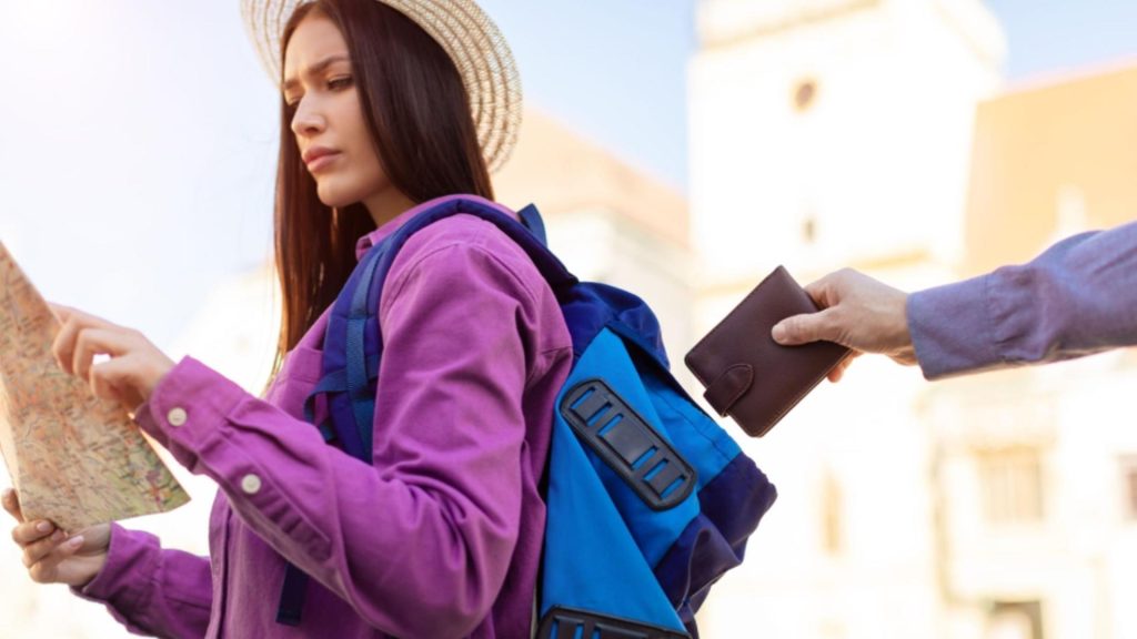 Escrocherii care vizeaza turistii in vacanta