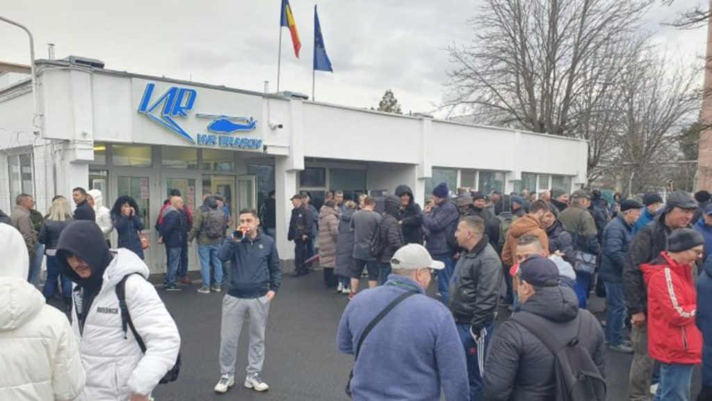 Greva la IAR Ghimbav Angajatii protesteaza ordonanta saraciei