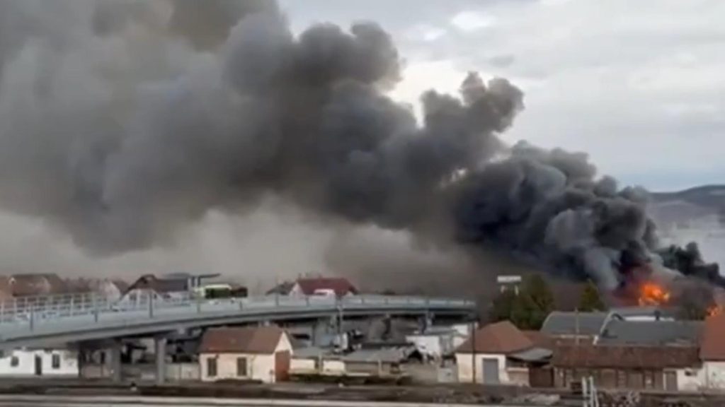 Incendiu puternic la depozit din Sibiu mesaj RO Alert emis