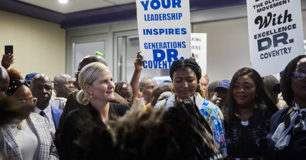 Kirsty Coventry aleasa sefa a Comitetului Olimpic International primita ca eroina in Zimbabwe