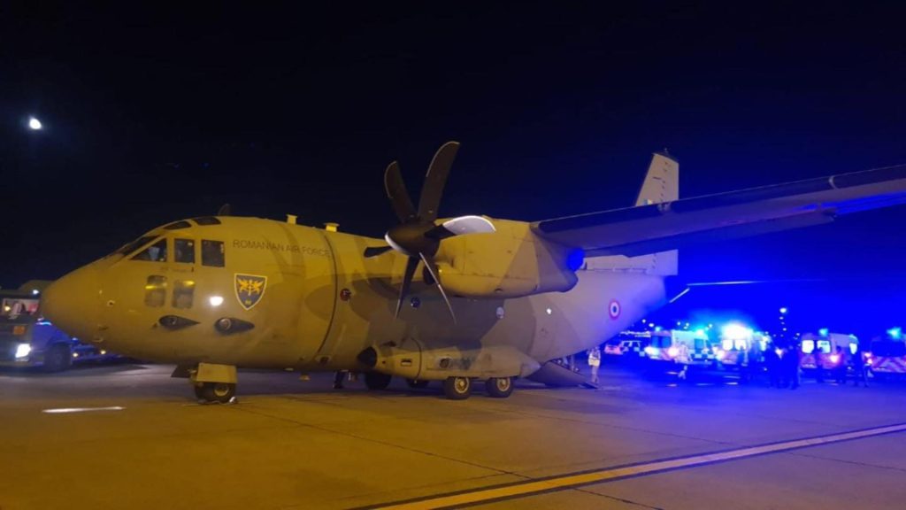 MAPN Trei pacienti palestinieni si apartinatorii lor transportati cu o aeronava Spartan in Norvegia
