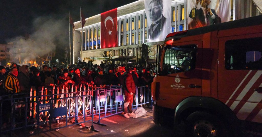 Noaptea democratiei in Turcia Proteste masive impotriva regimului Erdogan