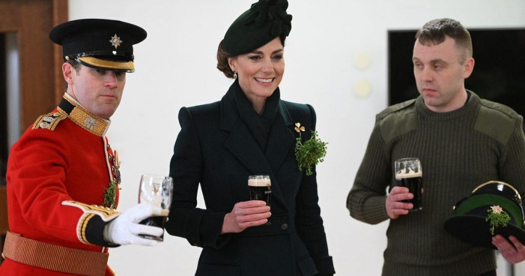 Printesa de Wales a sarbatorit Ziua Sfantului Patrick cu Garda Irlandeza