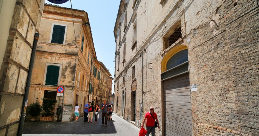 Un alt oras italian vinde case cu un euro