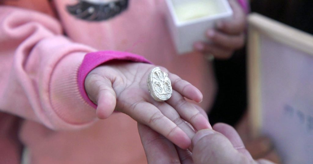Amuleta veche descoperita de fetita in Israel