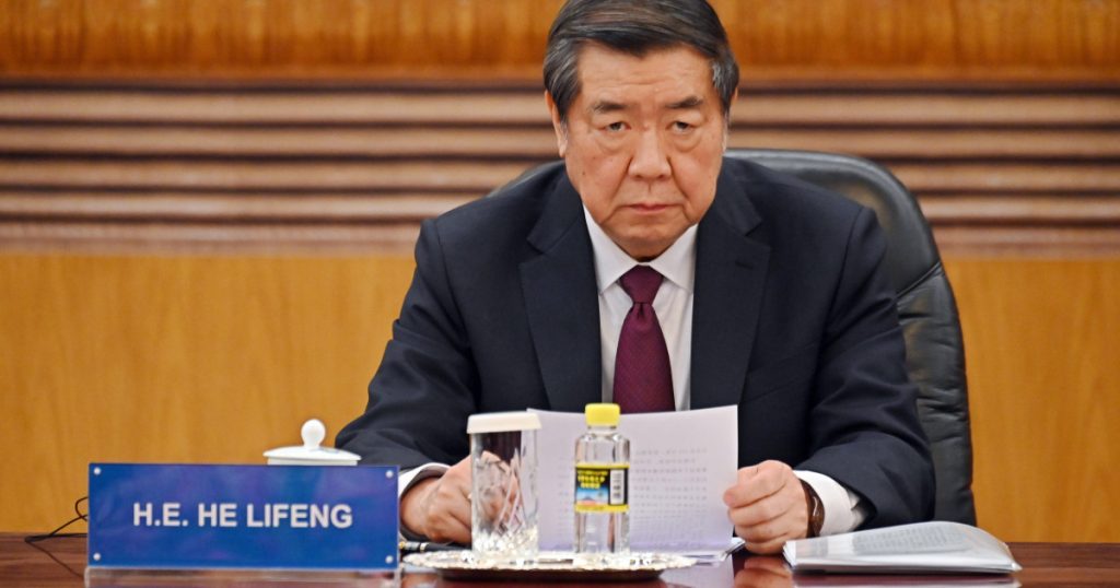 China strange randurile in razboiul tarifar lansat de Donald Trump Riposta pregatita de locotenentul lui Xi Jinping