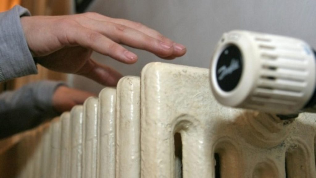 Locatarii nu pot renunta la caldura in unele perioade