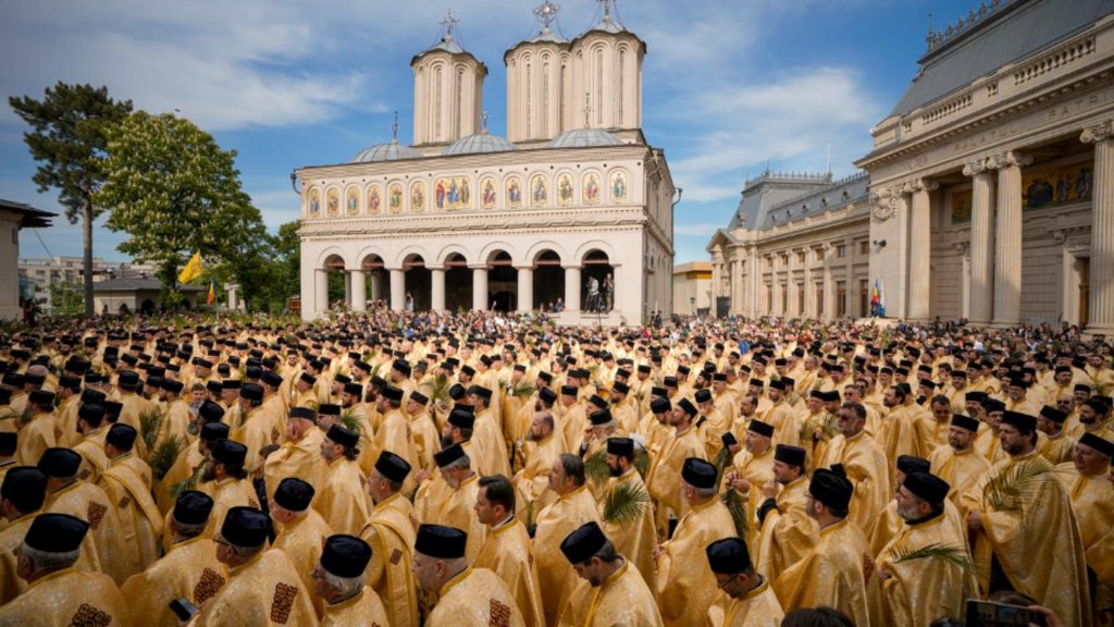 Pelerinajul Traditional de Florii are loc azi Traseul incepe la Manastirea Radu Voda