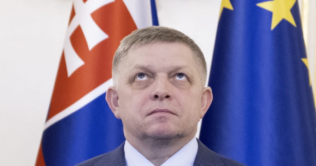 Robert Fico suspenda vaccinarea COVID 19 dupa presiuni deputate anti ARNm