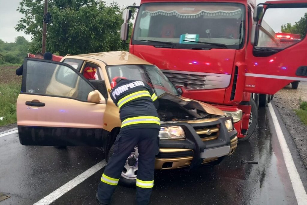 Accidentul de la Sarcau doua persoane internate