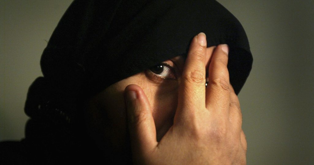 Consiliul de Securitate din Iran suspenda legea hijabului