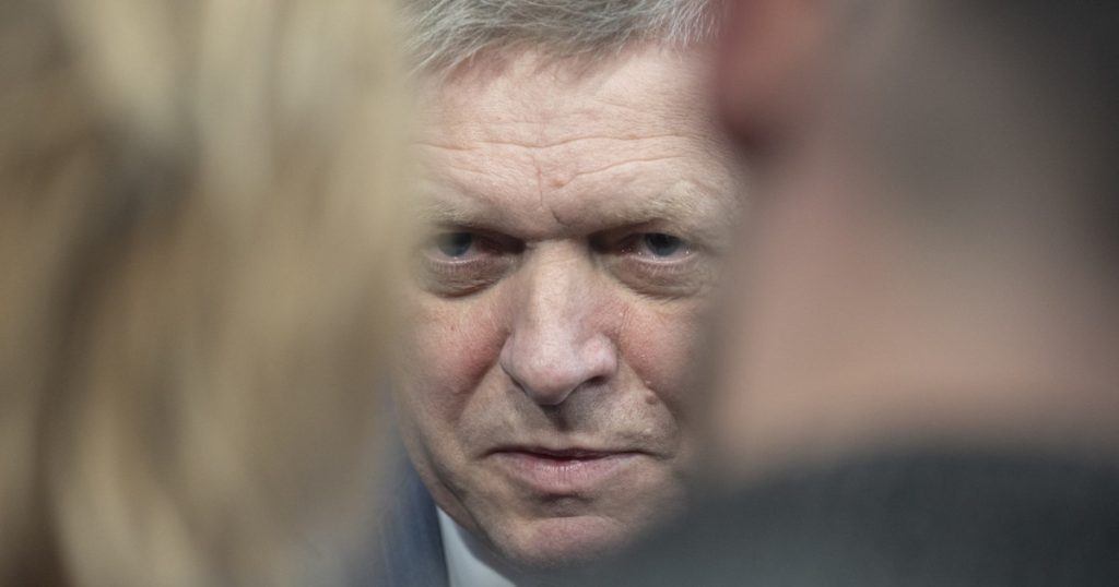 Premierul slovac sustine ca Zelenski ameninta delegatiile straine