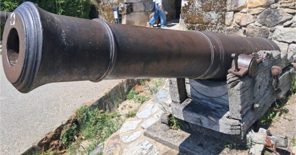Corabiile negre si tunurile tarului Escrocheria regala din Spania