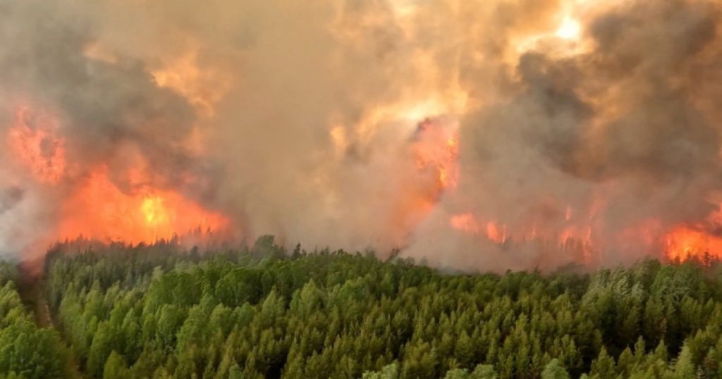 Incendii puternice in Canada evacuari cu armata