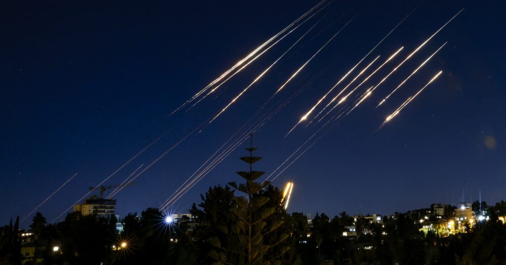 Israelul a continua a patra noapte consecutiv atacurile asupra Iranului