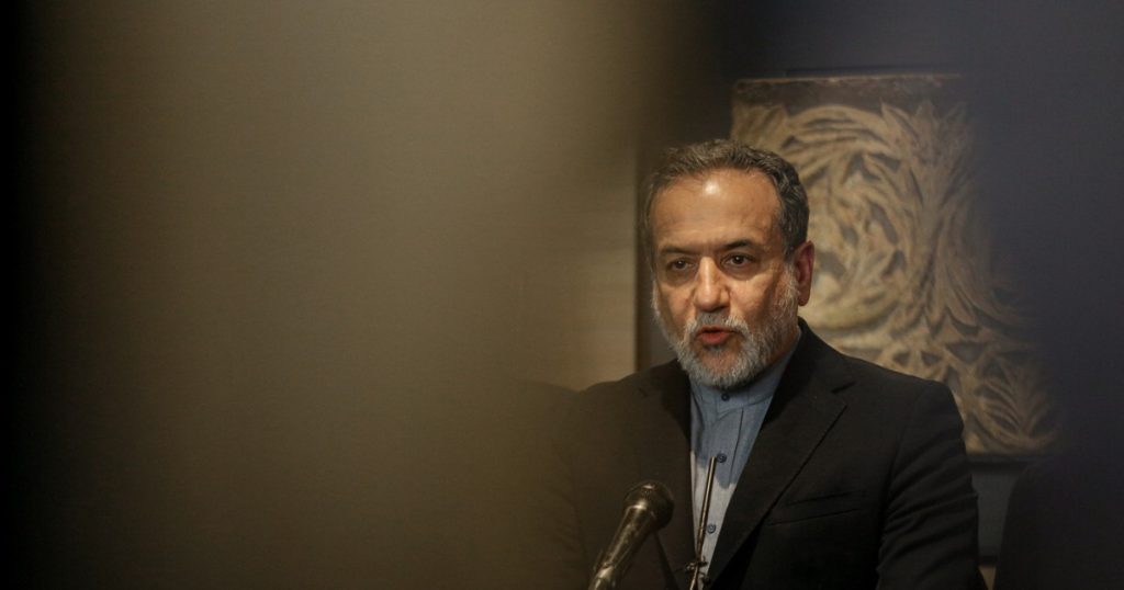 Ministrii europeni discuta vineri cu Iranul la Geneva