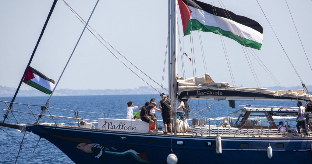 Nava Madleen cu 12 activisti pro palestinieni a ajuns in Asdod