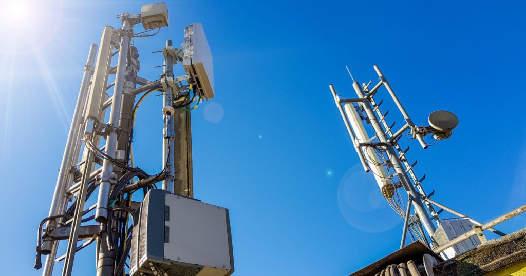 Ucraina evalueaza restrictionarea serviciilor de telefonie mobila
