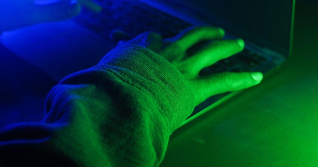 Atac cibernetic Microsoft 100 de organizatii compromise
