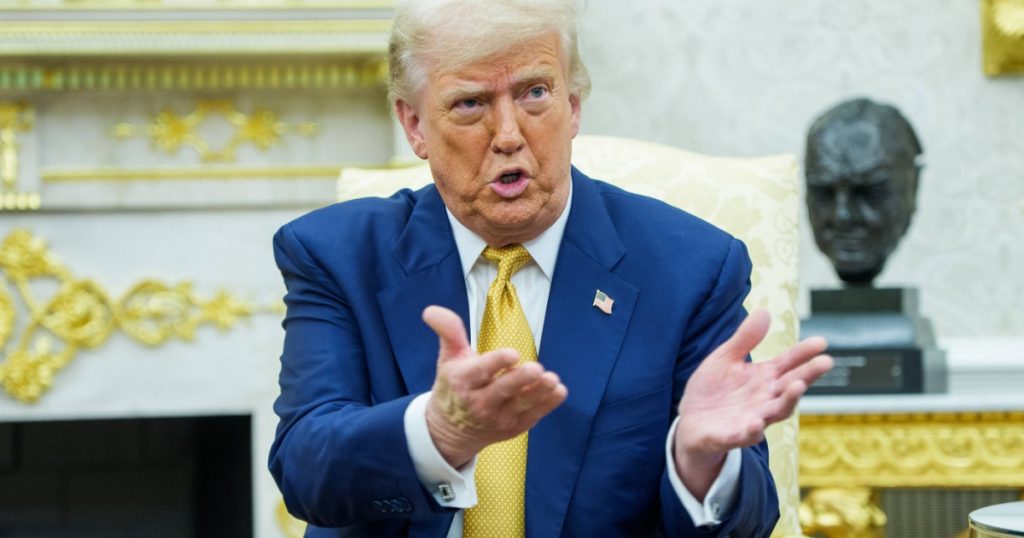 Trump actioneaza WSJ pentru despagubiri de 10 miliarde de dolari