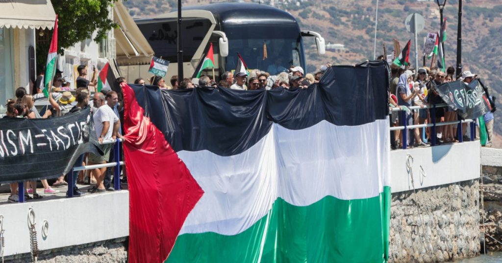 Turisti israelieni tintiti de protestatarii pro palestinieni in Creta si Rodos