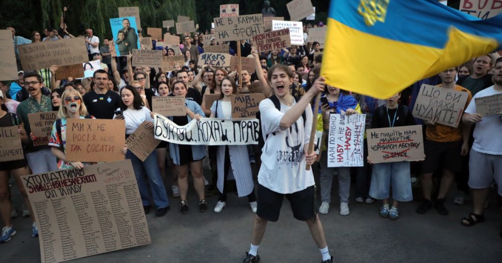 Ucraina renunta la legerea ce bloca lupta anticoruptie