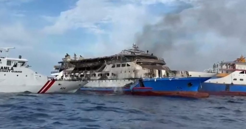 feribot incendiat pe mare in indonezia 568 supravietuitori 3 decetati