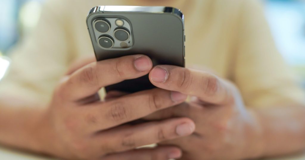 Abuz sexual in Italia Barbati publicau fotografii intime ale sotiilor