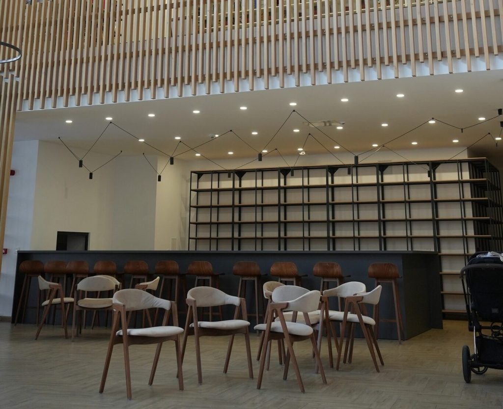 Biblioteca Judeolana Gheorghe Sincai Oradea primestes Humanitas