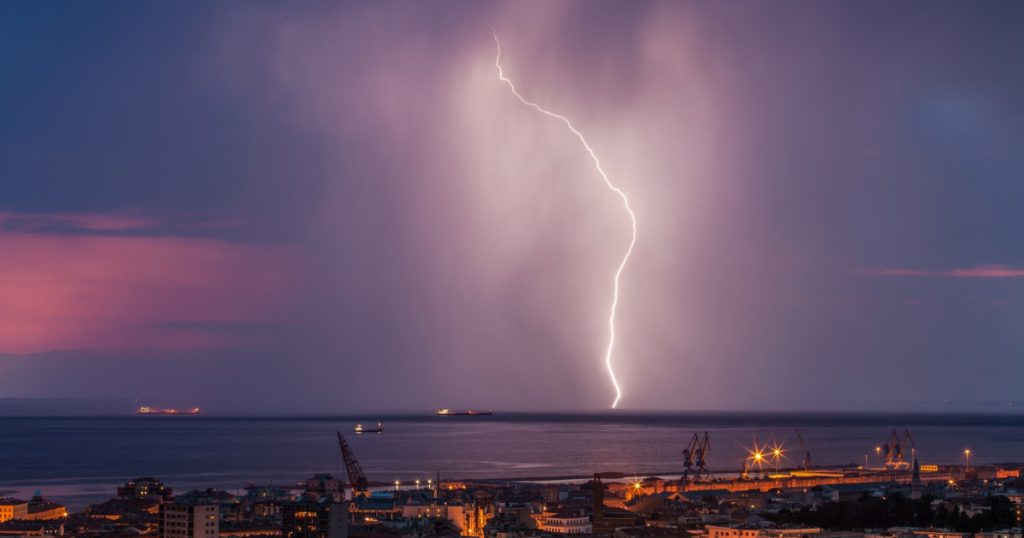 Cel mai lung fulger inregistrat confirmat de OMM