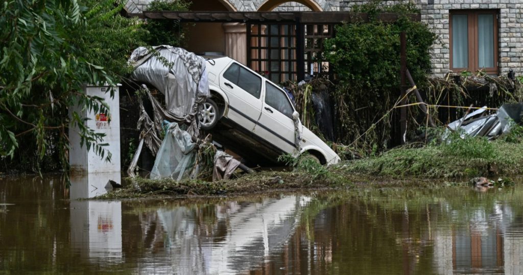 Lider chinez recunoaste esecul statului in inundatii