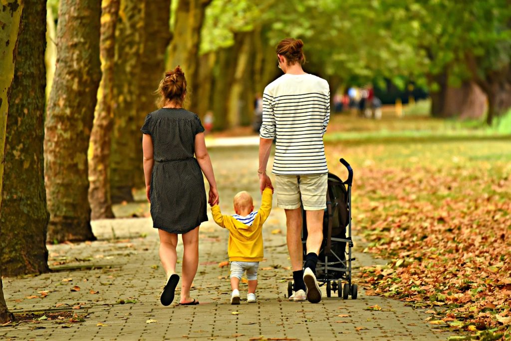 Miscarea naturala a populatiei in Bihor spor negativ si cresterea casatoriilor