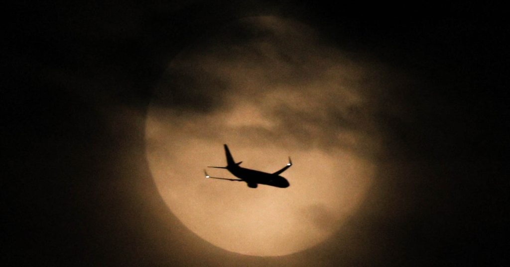 Momente de panica intr un avion deasupra Italianei