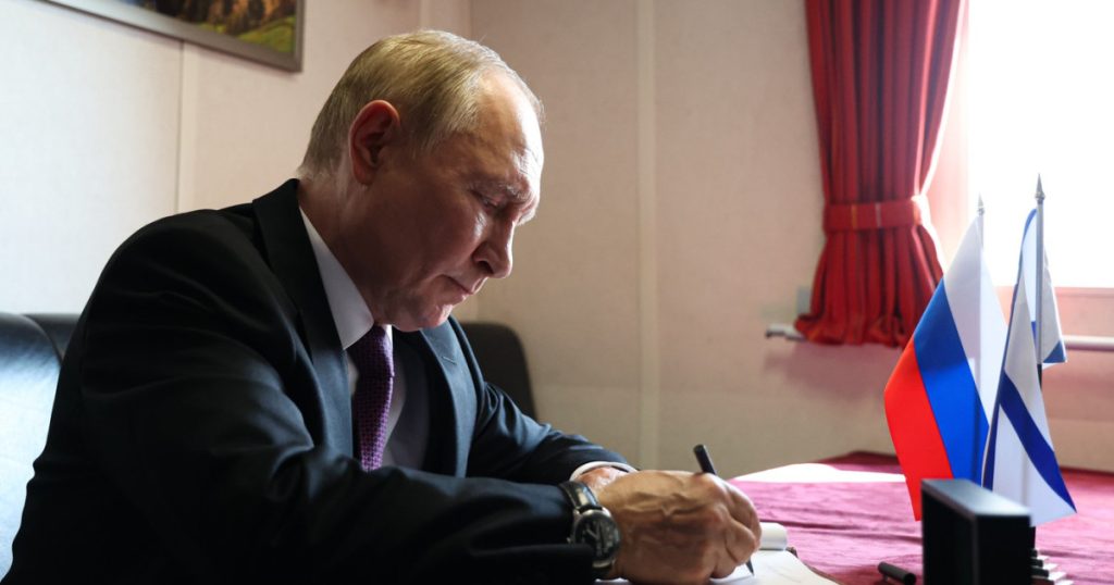 Putin a semnat legea ce interzice cautrile extremiste online