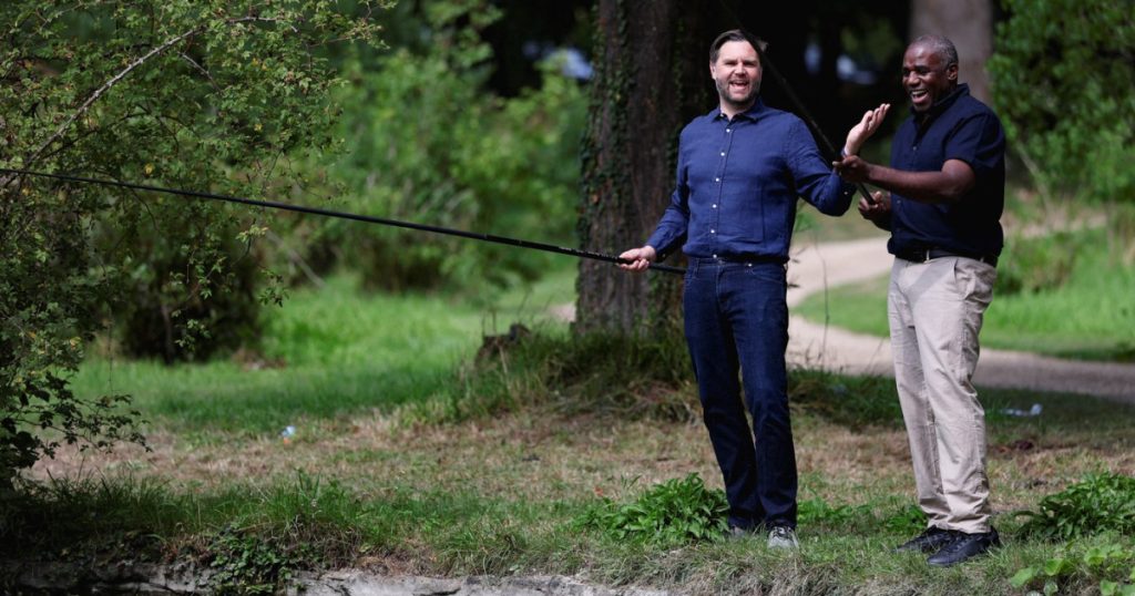 Religie familie si pescuit O prietenie neasteptata intre JD Vance si ministrul britanic de externe
