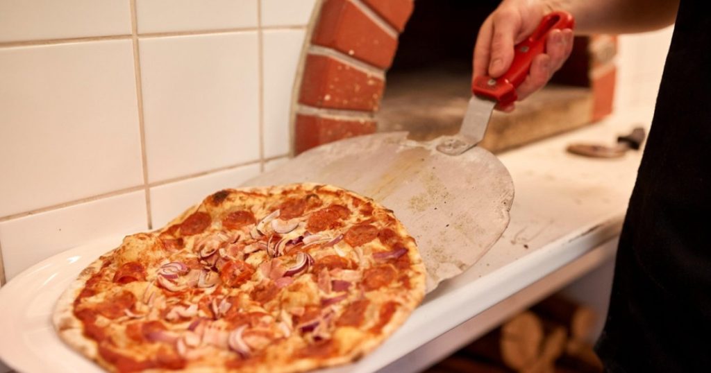 Scandal in Italia restauratul cere bani ca sa nu puna ingredient in pizza