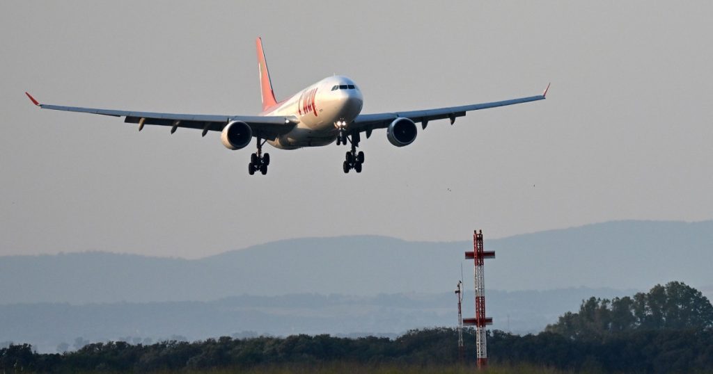 Un avion plin cu rusi a aterizat de urgenta in Estonia