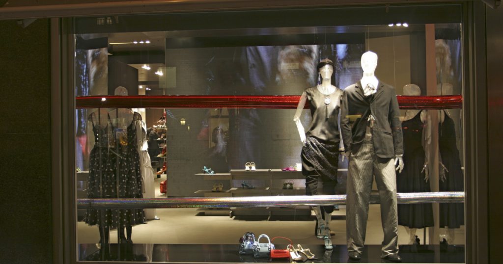 brand de lux amendat cu 3 5 milioane euro pentru munca ilegala