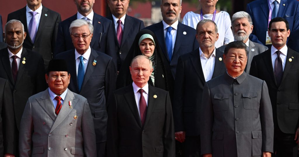 Ce scrie presa despre parada dictatorilor