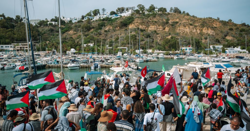 Greta Thunberg si 350 de activisti au ajuns in Tunisia