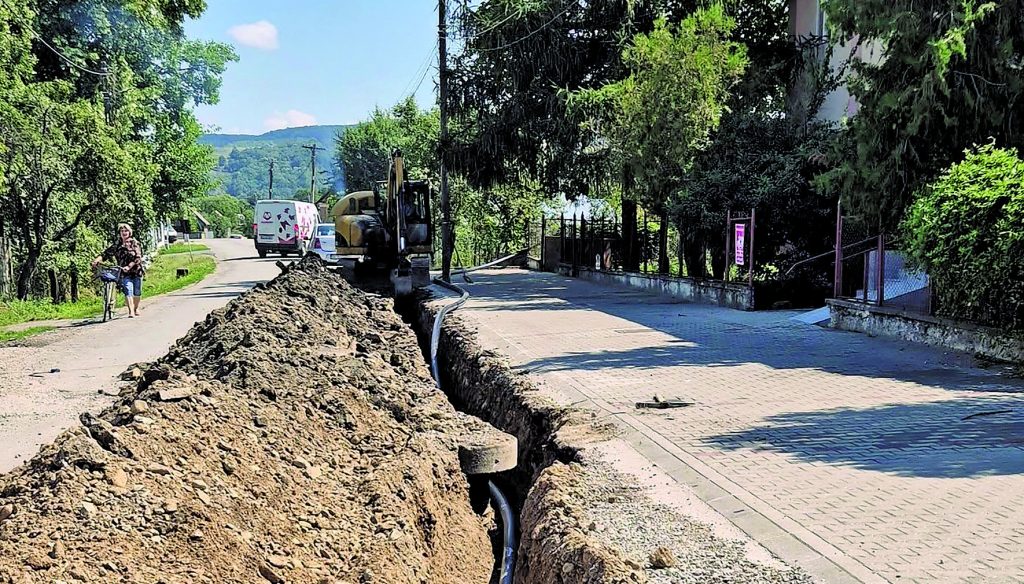 Investitii peste un milion euro in Brusturi apa canalizare capele moderne