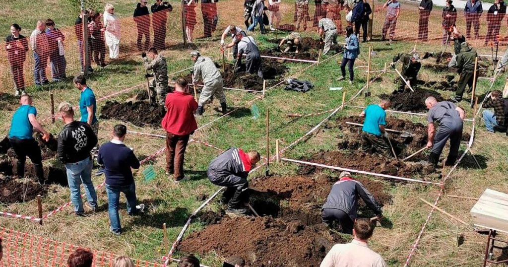 Rusia a participat la cupa mondiala a groparilor cu doi angajati ai crematoriului din Novosibirsk Unde se desfasoara competitia anuala
