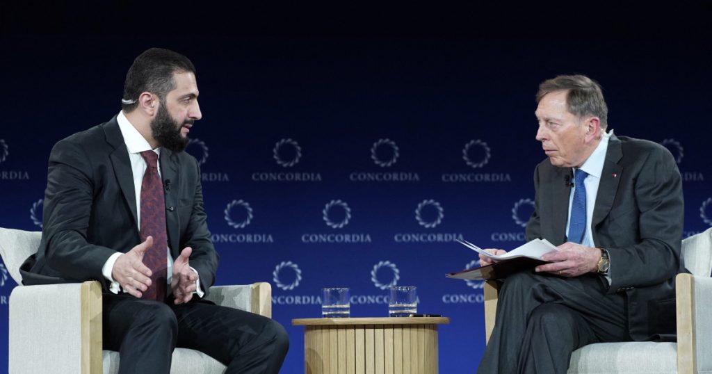 Un general american si un fost jihadist pe scena